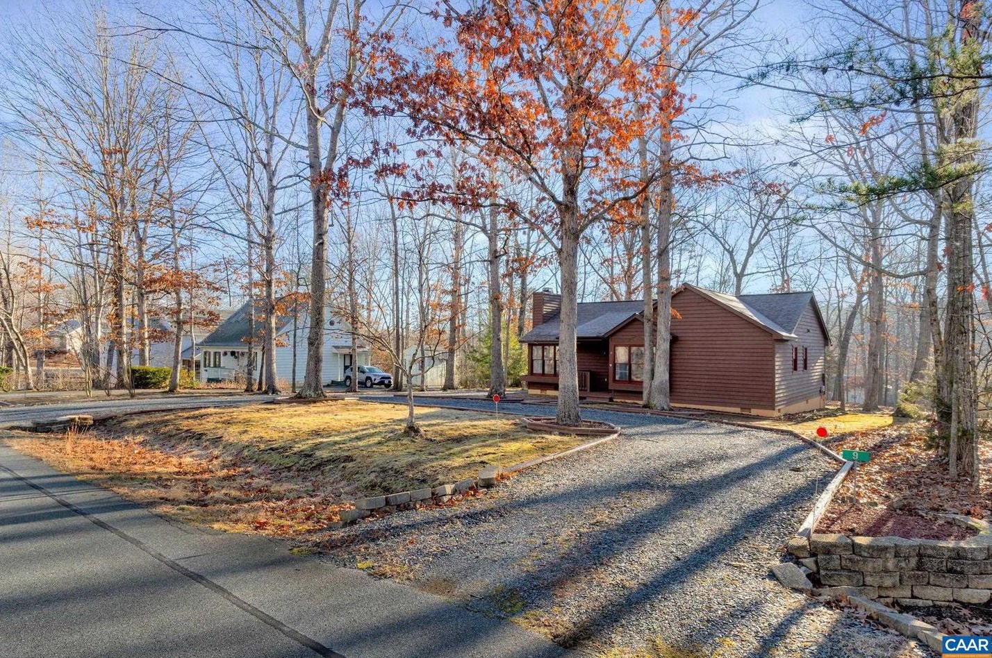 9 Bearwood Dr, Bybee VA  22963-2842 exterior