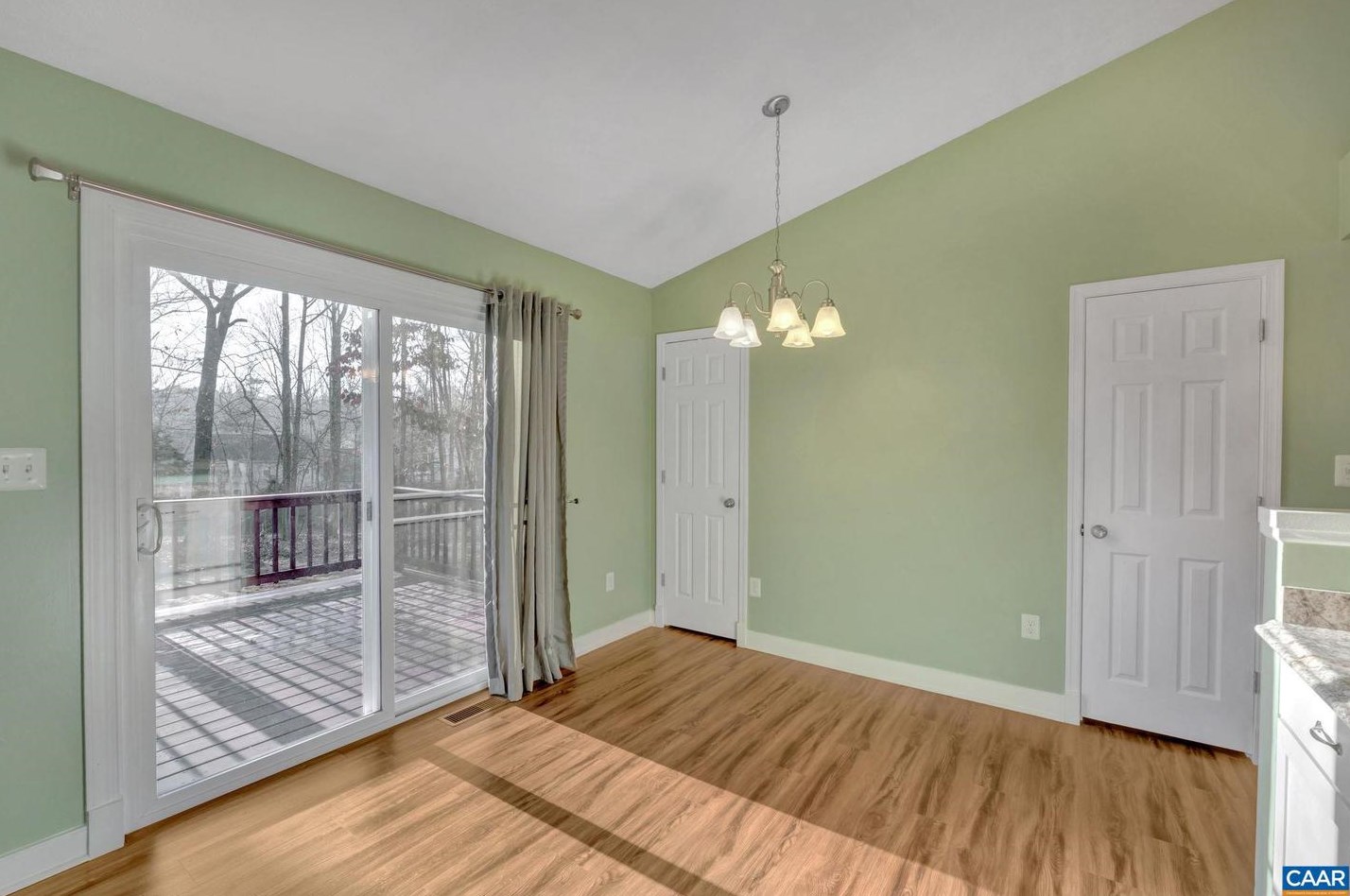 9 Bearwood Dr, Bybee VA  22963-2842 exterior