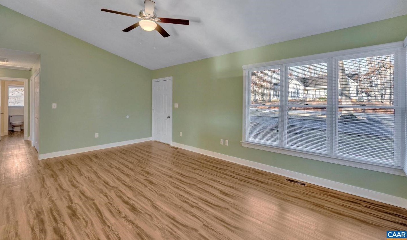 9 Bearwood Dr, Bybee VA  22963-2842 exterior