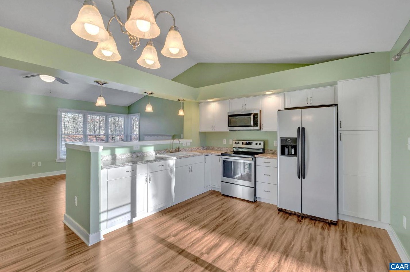 9 Bearwood Dr, Bybee VA  22963-2842 exterior