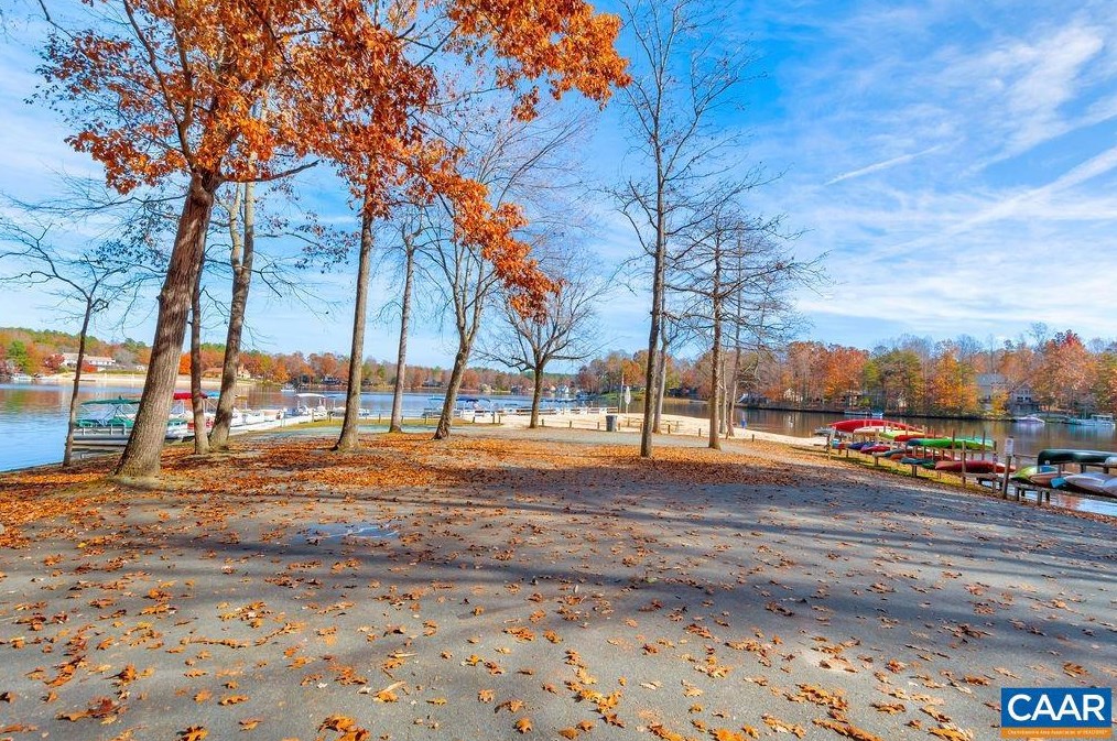 9 Bearwood Dr, Bybee VA  22963-2842 exterior