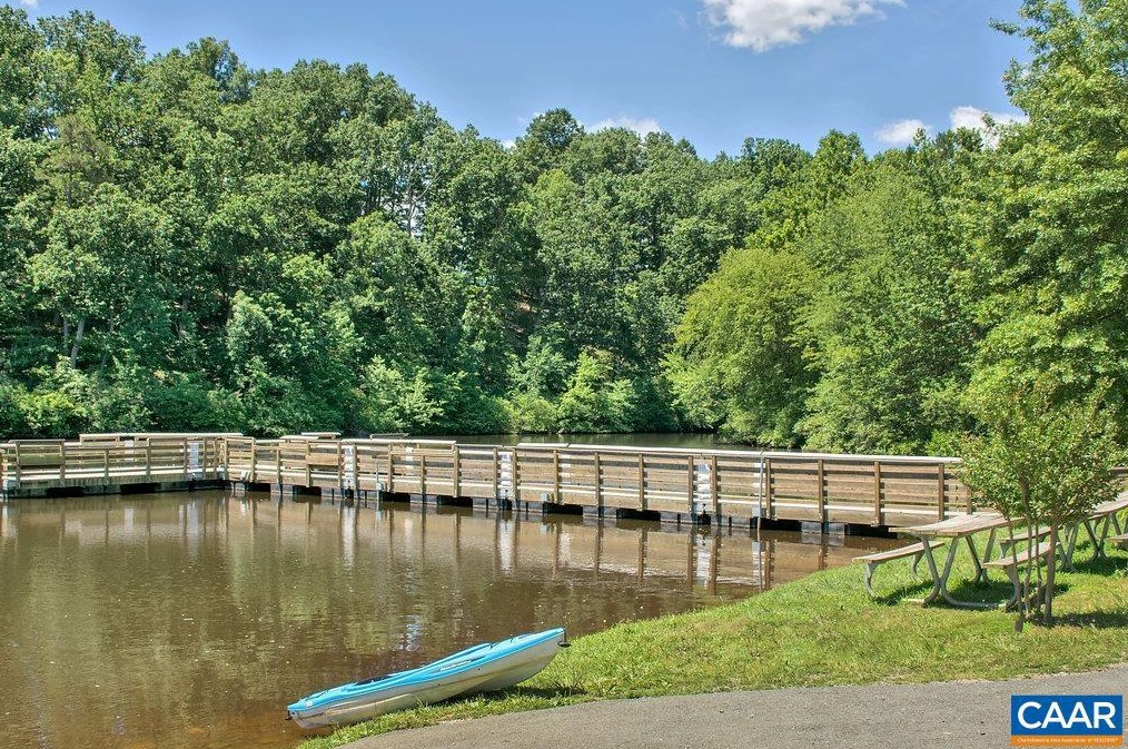 9 Bearwood Dr, Bybee VA  22963-2842 exterior