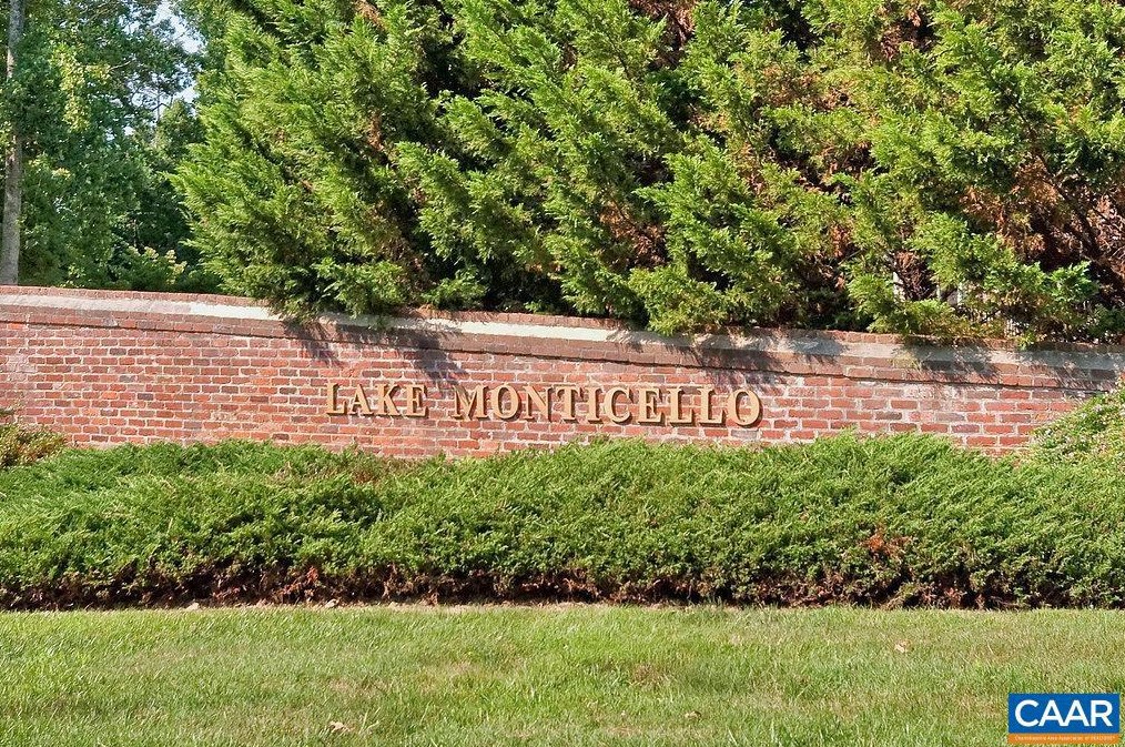 9 Bearwood Dr, Bybee VA  22963-2842 exterior