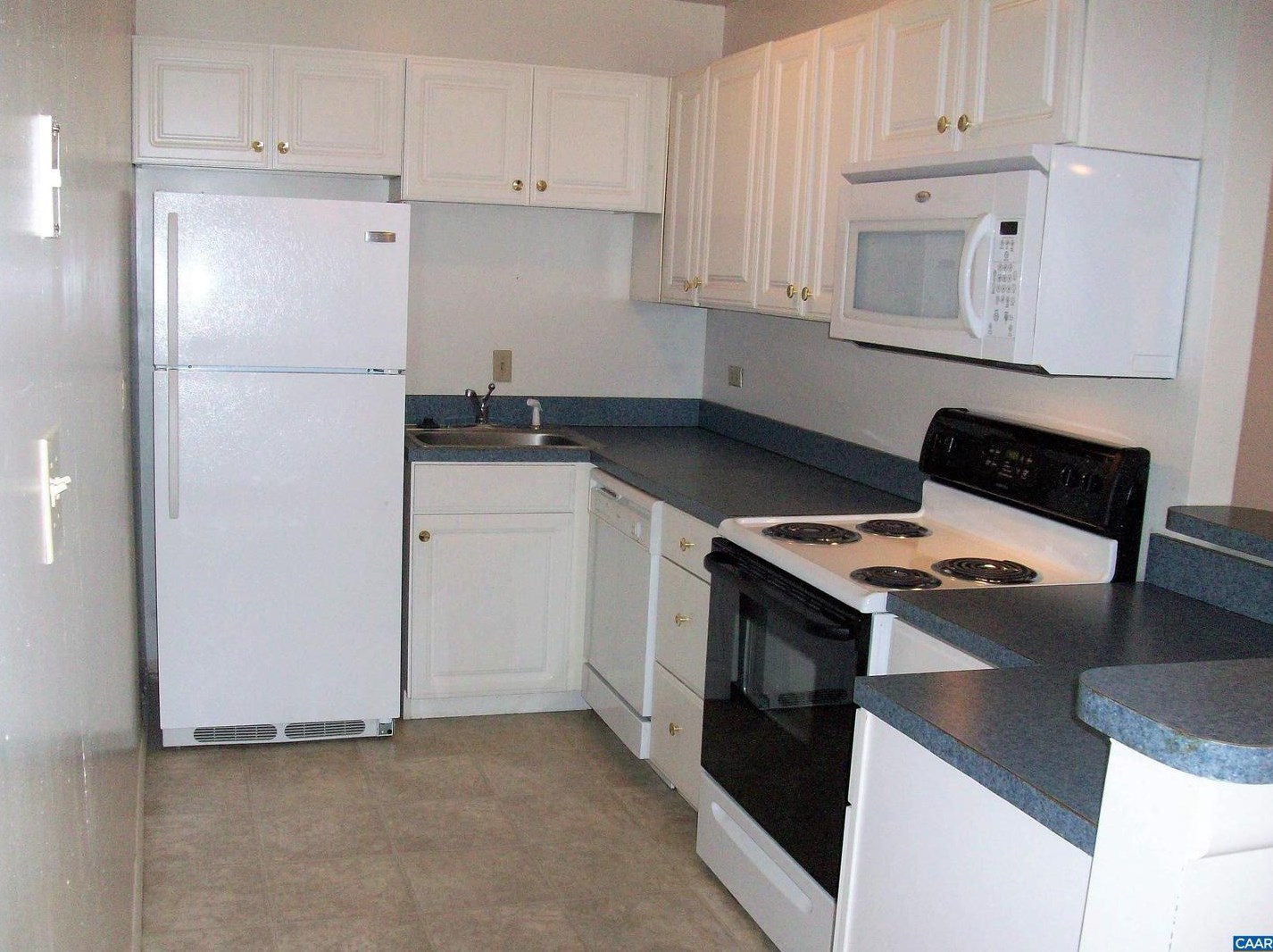 1215 Wertland St Apt B14, Charlottesville, VA 22903