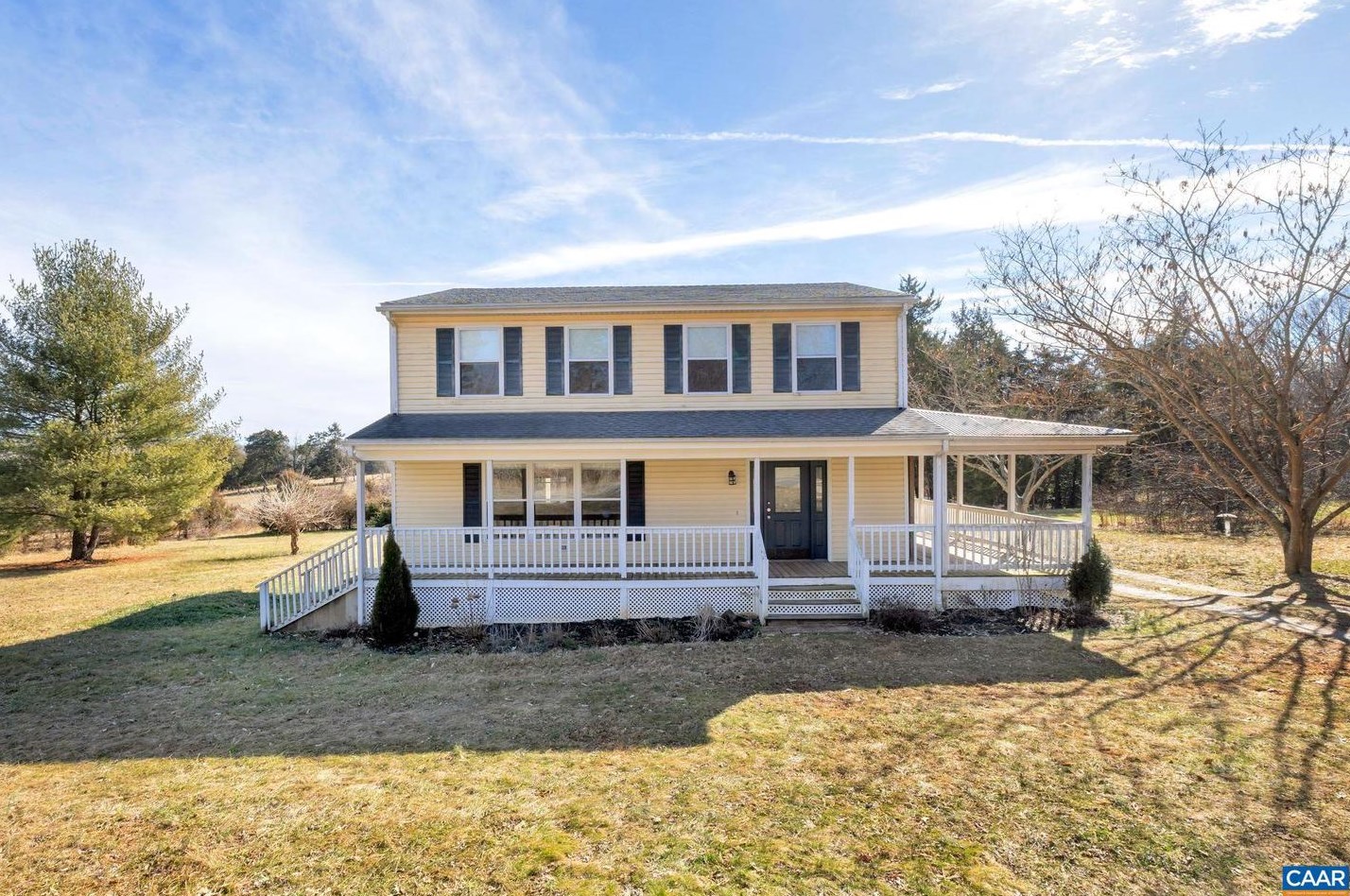 6942 W River Rd, Scottsville, VA 24590