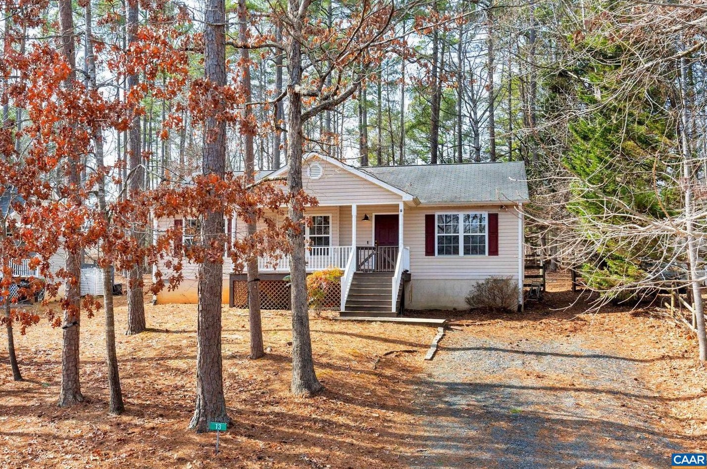 13 Stonefield Rd, Bybee, VA 22963