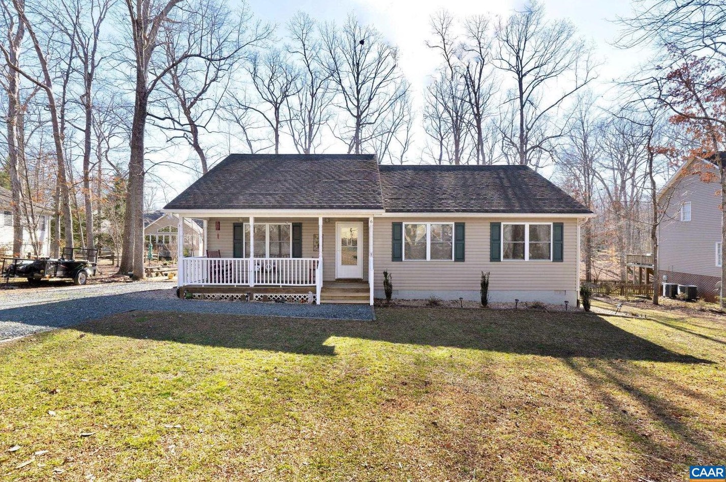 6 Wildwood Dr, Bybee, VA 22963-2226