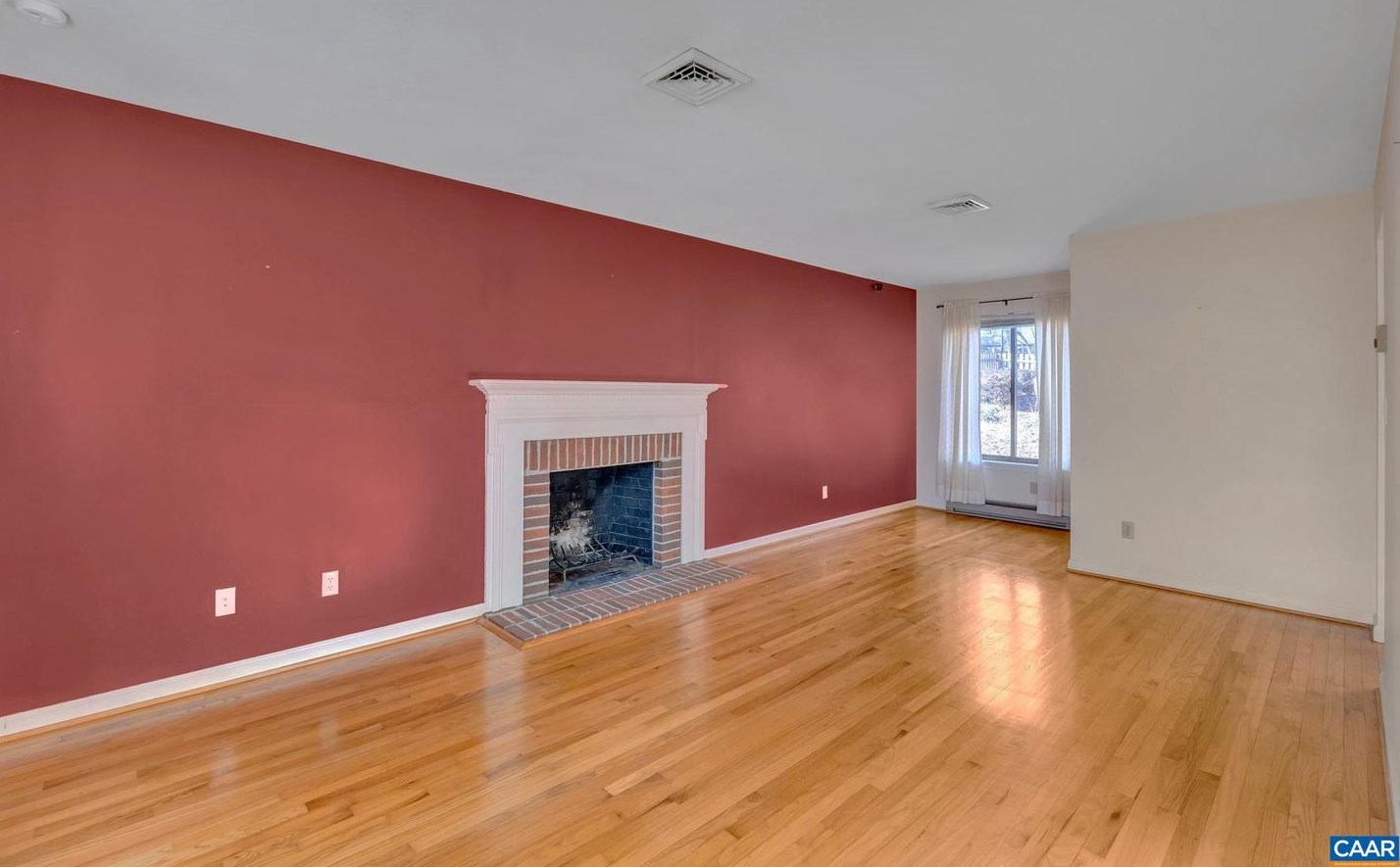 1760 Sourwood Pl, Charlottesville, VA 22911-7426