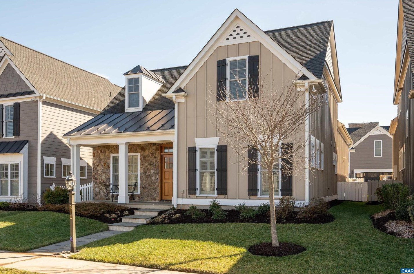810 Golf View Dr, Crozet, VA 22932