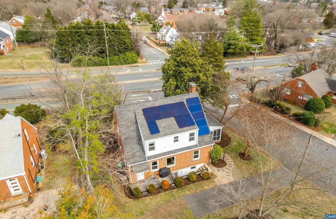 1016 Long St, Charlottesville, VA 22901-4932