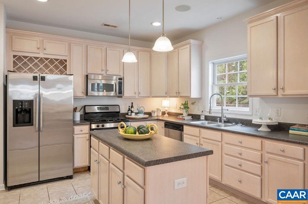 103 Burnet St, Charlottesville VA  22902-5502 exterior