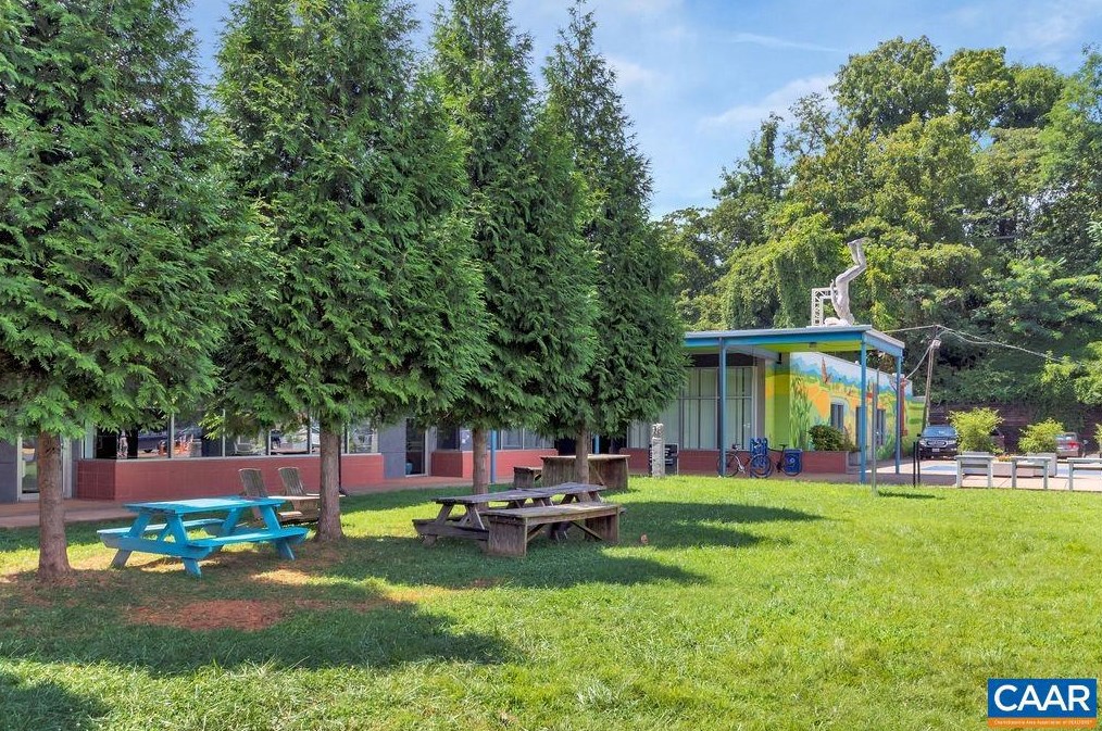 103 Burnet St, Charlottesville VA  22902-5502 exterior