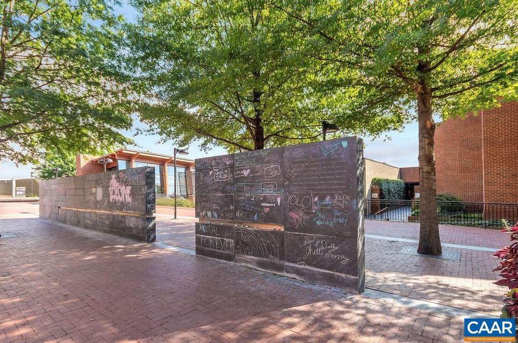 103 Burnet St, Charlottesville VA  22902-5502 exterior