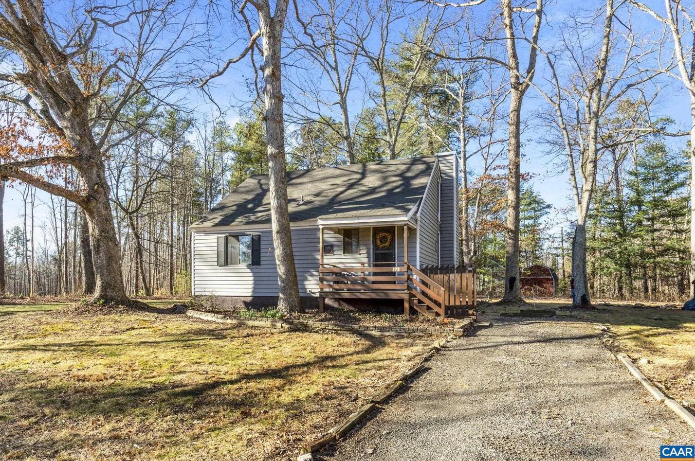 375 Fence Rd, Earlysville, VA 22936