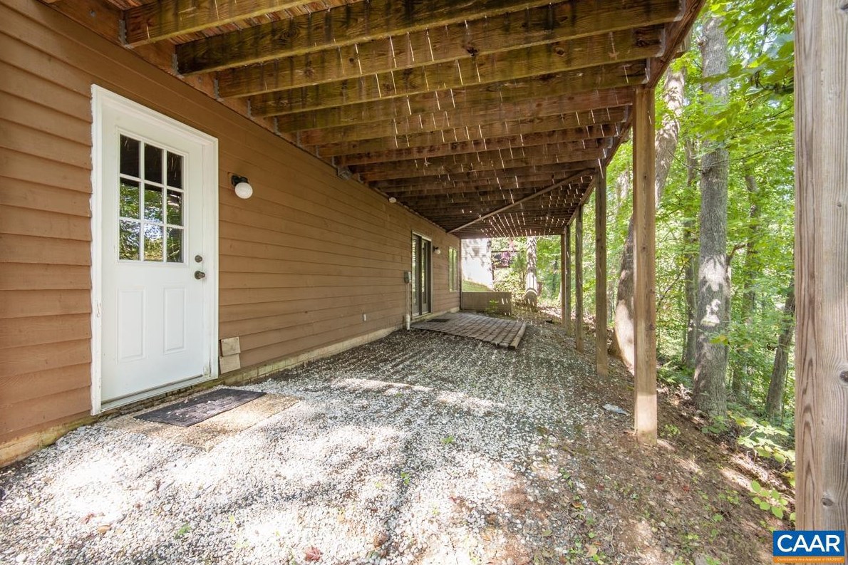 19 Overlook Cir, Bybee VA  22963-3345 exterior