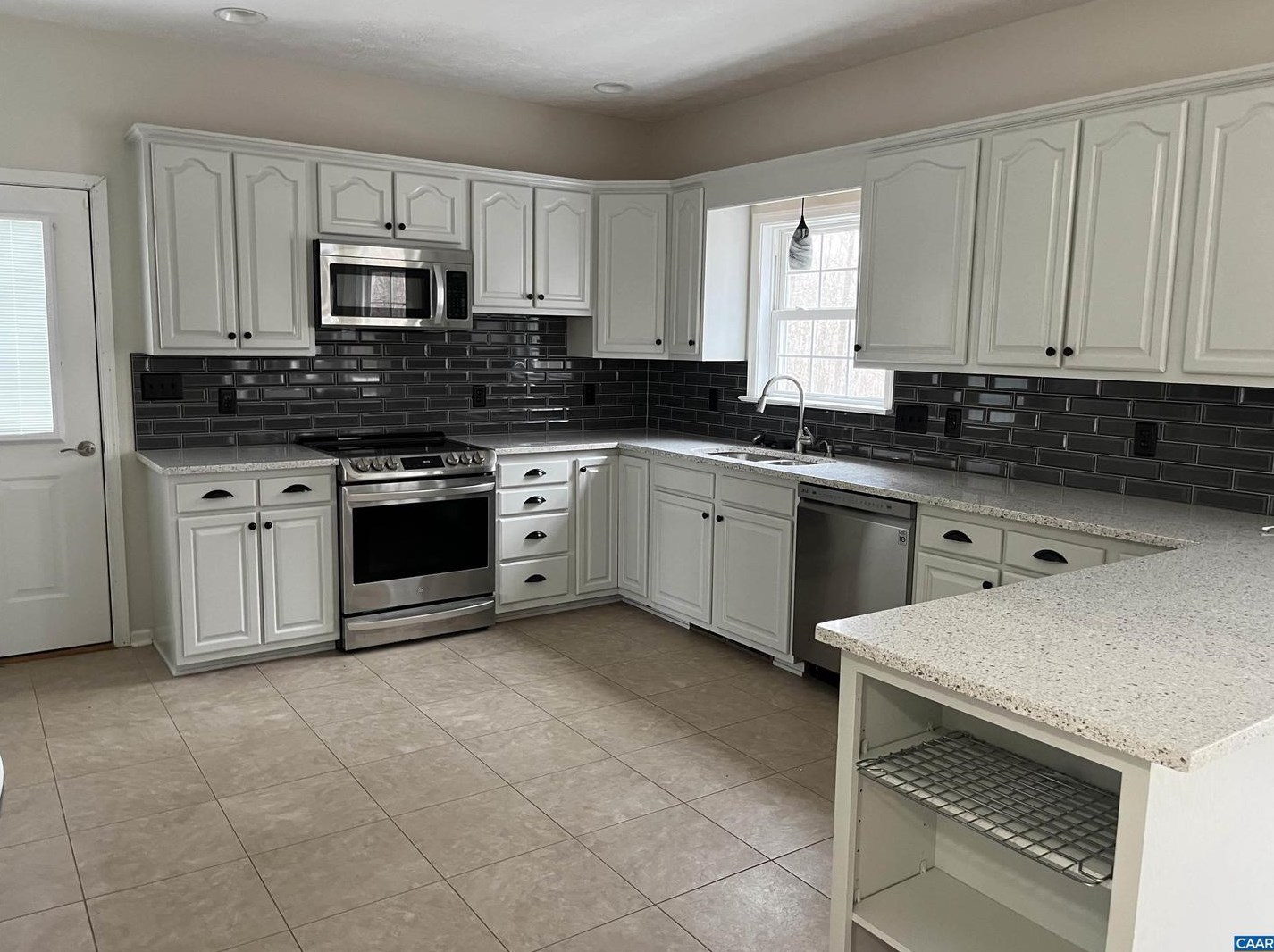 1188 Oak Creek Rd, Bybee, VA 22963