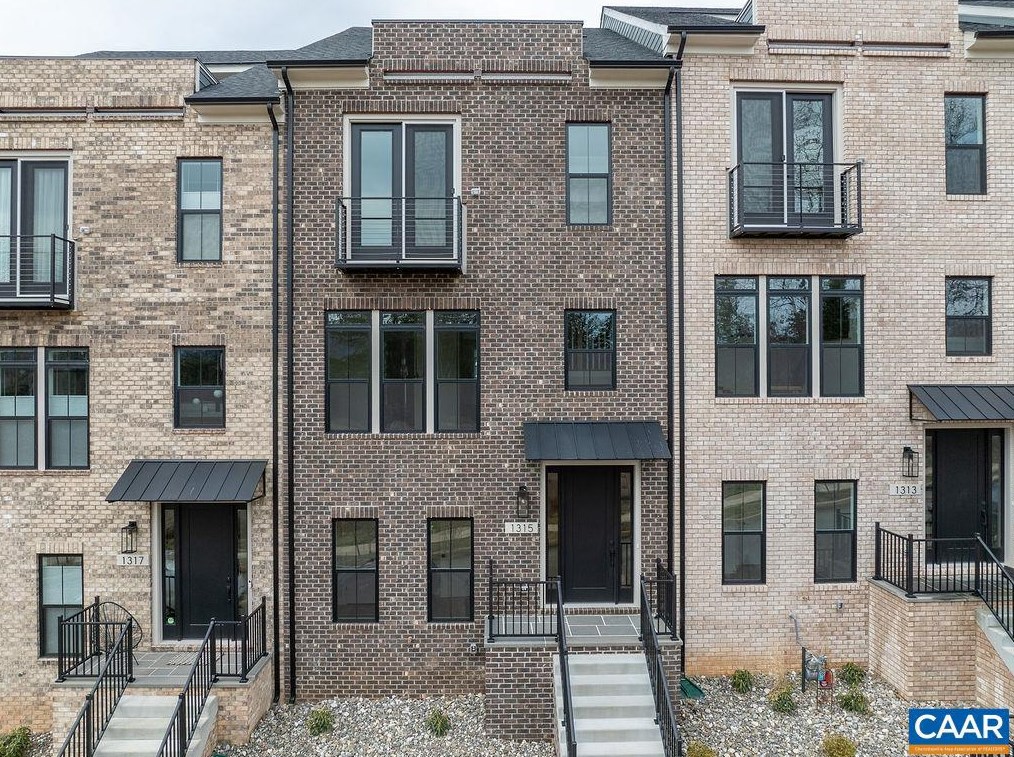 1315 Pen Park Ln, Charlottesville, VA 22901-3716