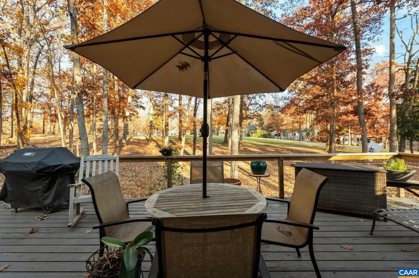 208 Jefferson Dr, Bybee VA  22963-2322 exterior