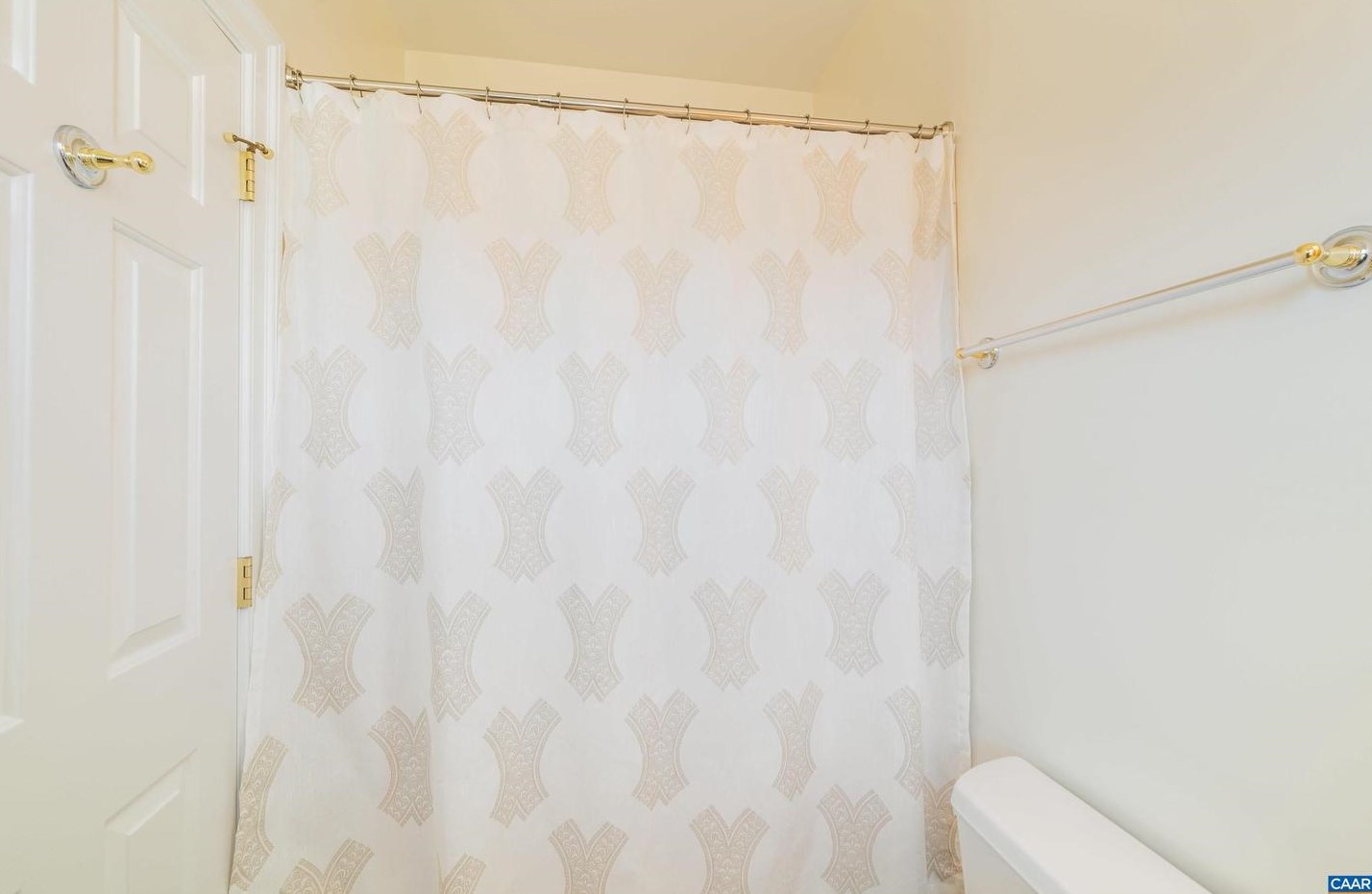 3524 Glasgow Ln, Keswick VA  22947-2748 exterior