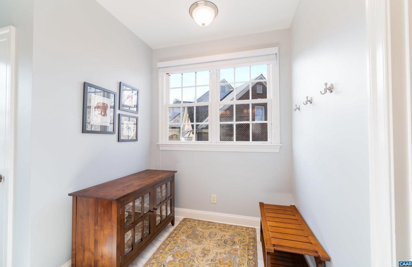 3524 Glasgow Ln, Keswick VA  22947-2748 exterior