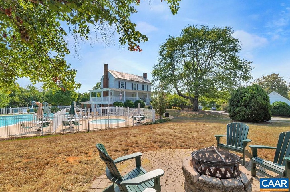 1103 Autumn Hill Ct, Crozet VA  22932-3145 exterior