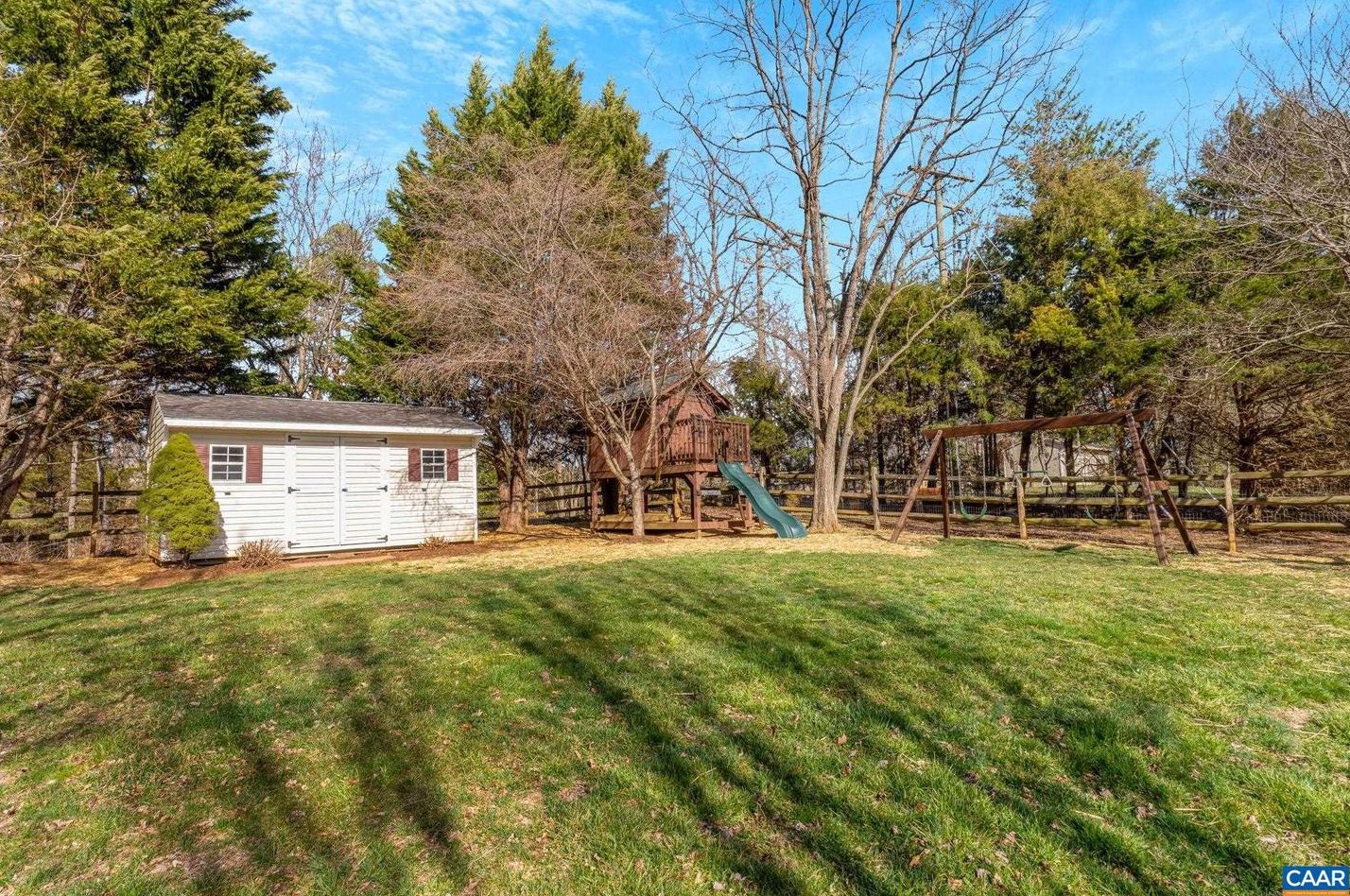 1103 Autumn Hill Ct, Crozet VA  22932-3145 exterior