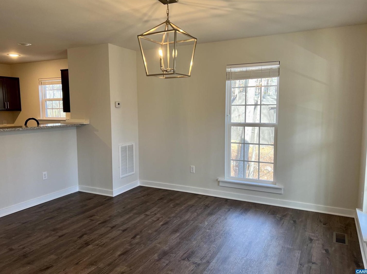 6 Barkley Ln, Bybee, VA 22963-2426
