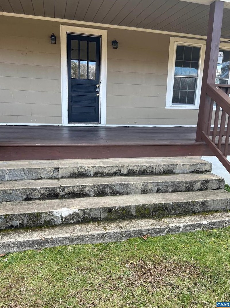 908 Lasley Ln, Louisa, VA 23093-4519