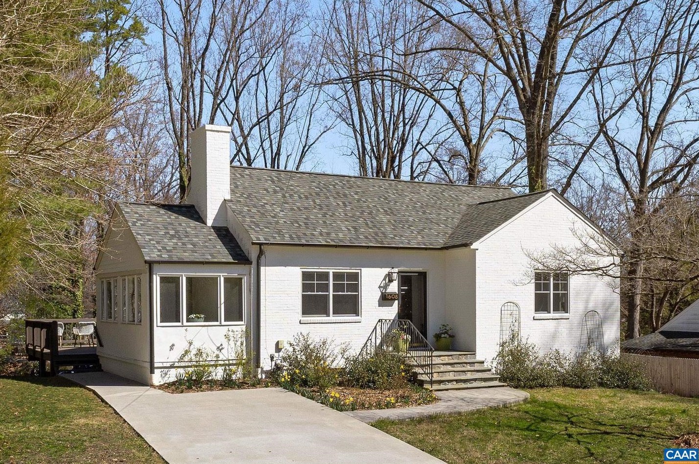 1608 Cambridge Cir, Charlottesville, VA 22903-1316