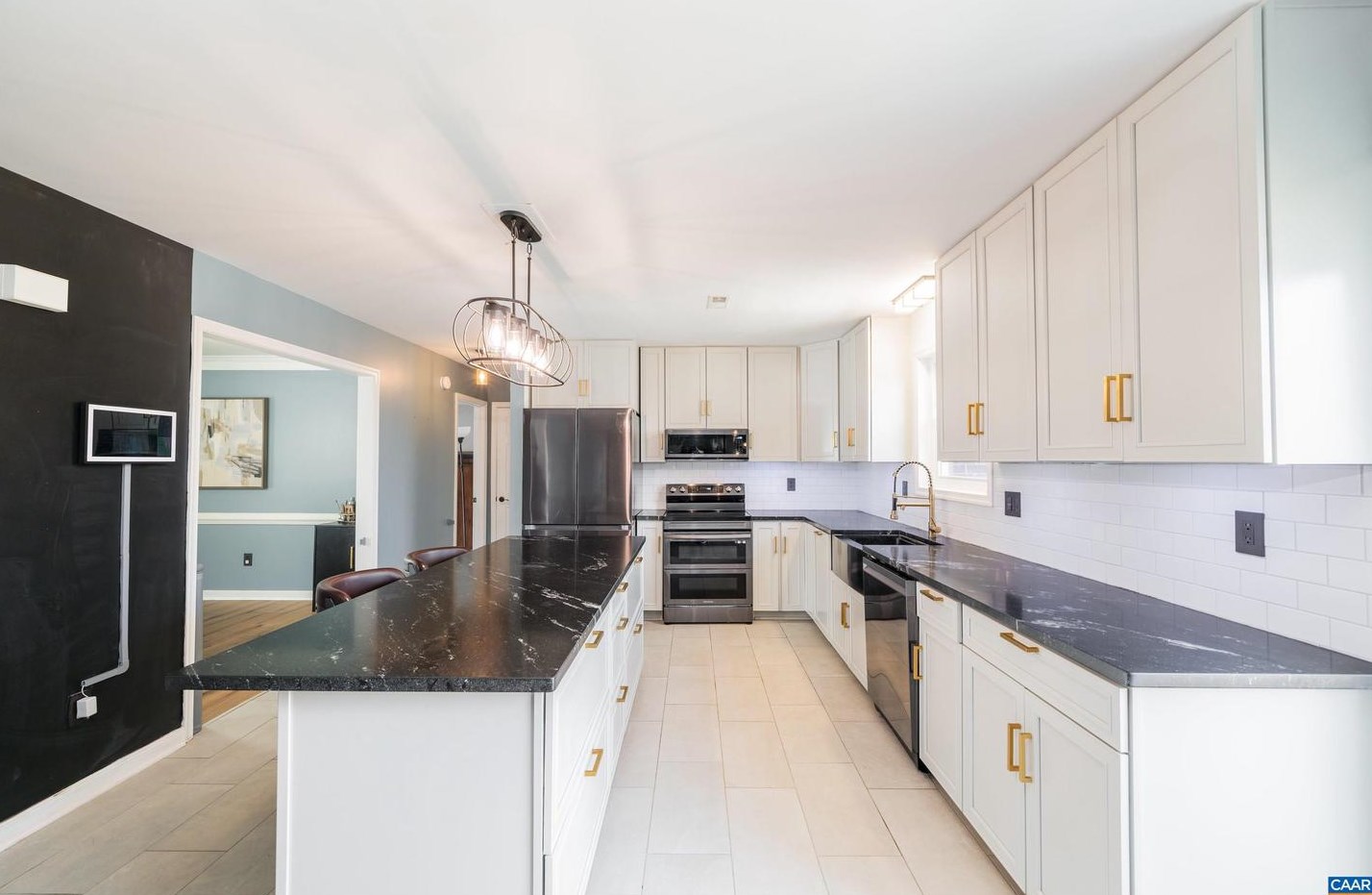 300 Jefferson Dr, Bybee, VA 22963