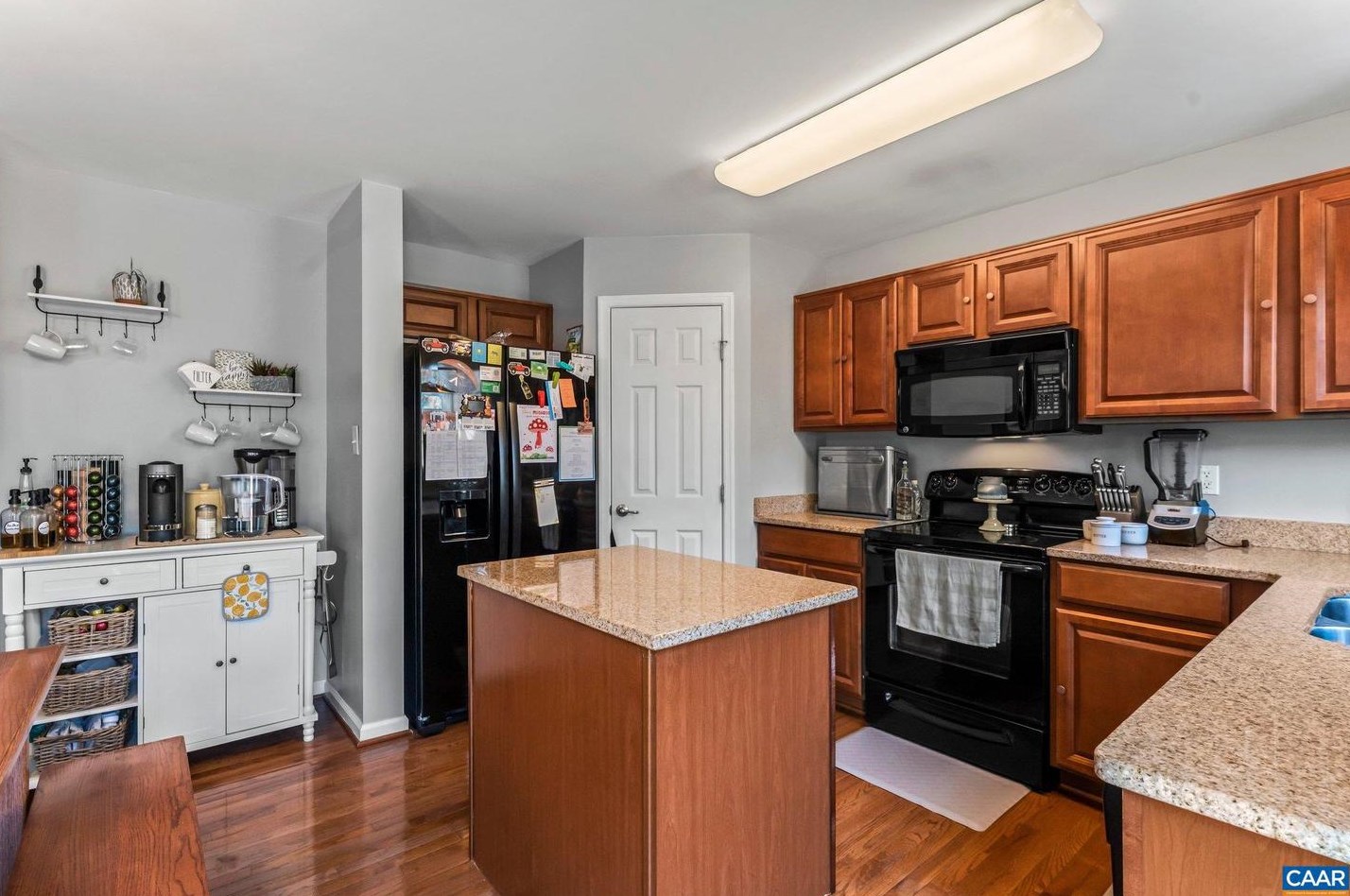 623 Justin Dr, Bybee VA  22963-2088 exterior