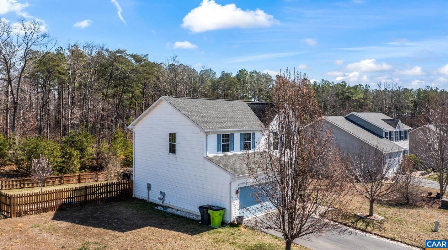 623 Justin Dr, Bybee VA  22963-2088 exterior