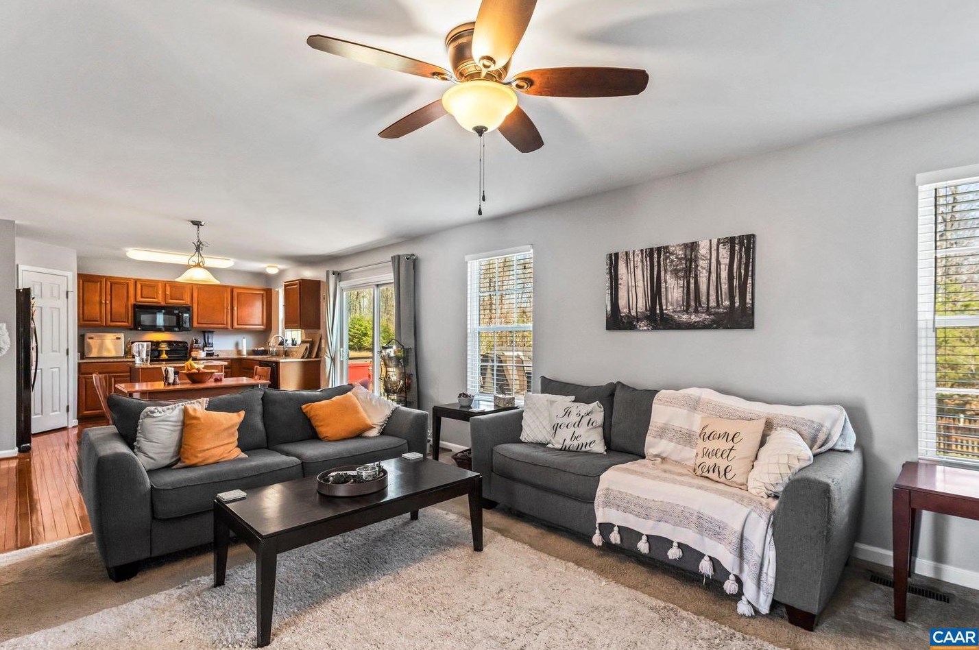 623 Justin Dr, Bybee VA  22963-2088 exterior
