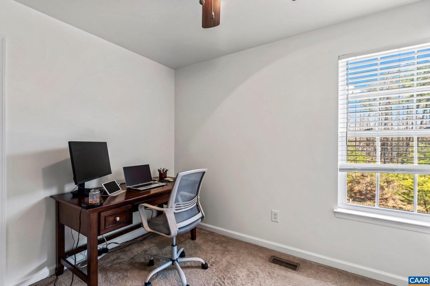 623 Justin Dr, Bybee VA  22963-2088 exterior