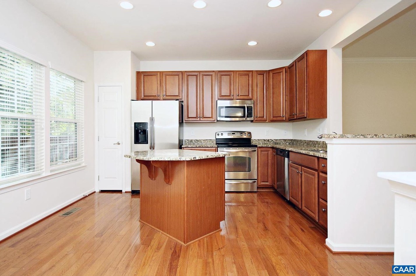 826 Rock Creek Rd, Charlottesville, VA 22903