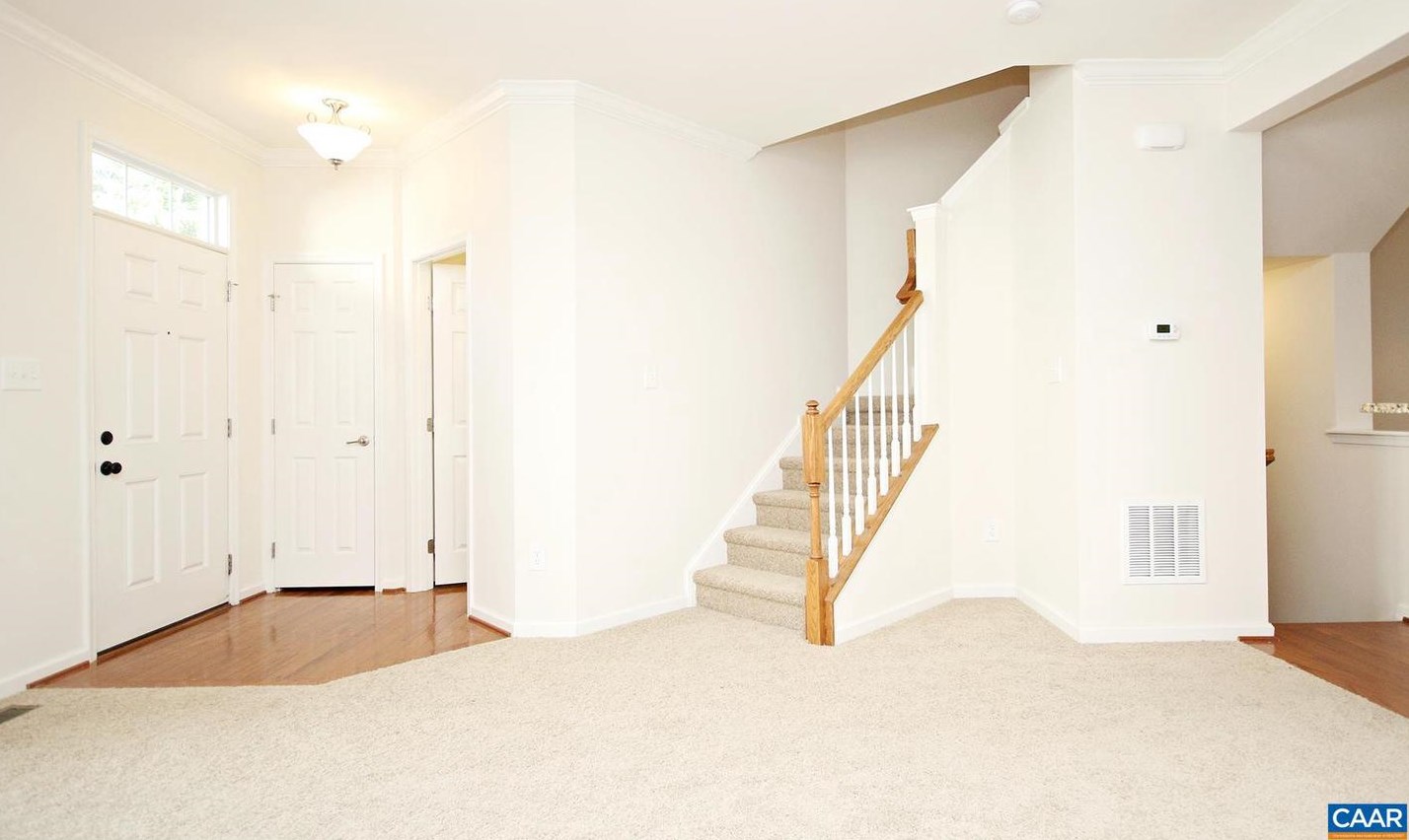 826 Rock Creek Rd, Charlottesville VA  22903-3864 exterior