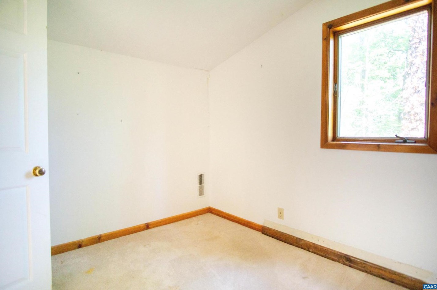 219 Logtrac Rd, Stanardsville VA  22973-3703 exterior