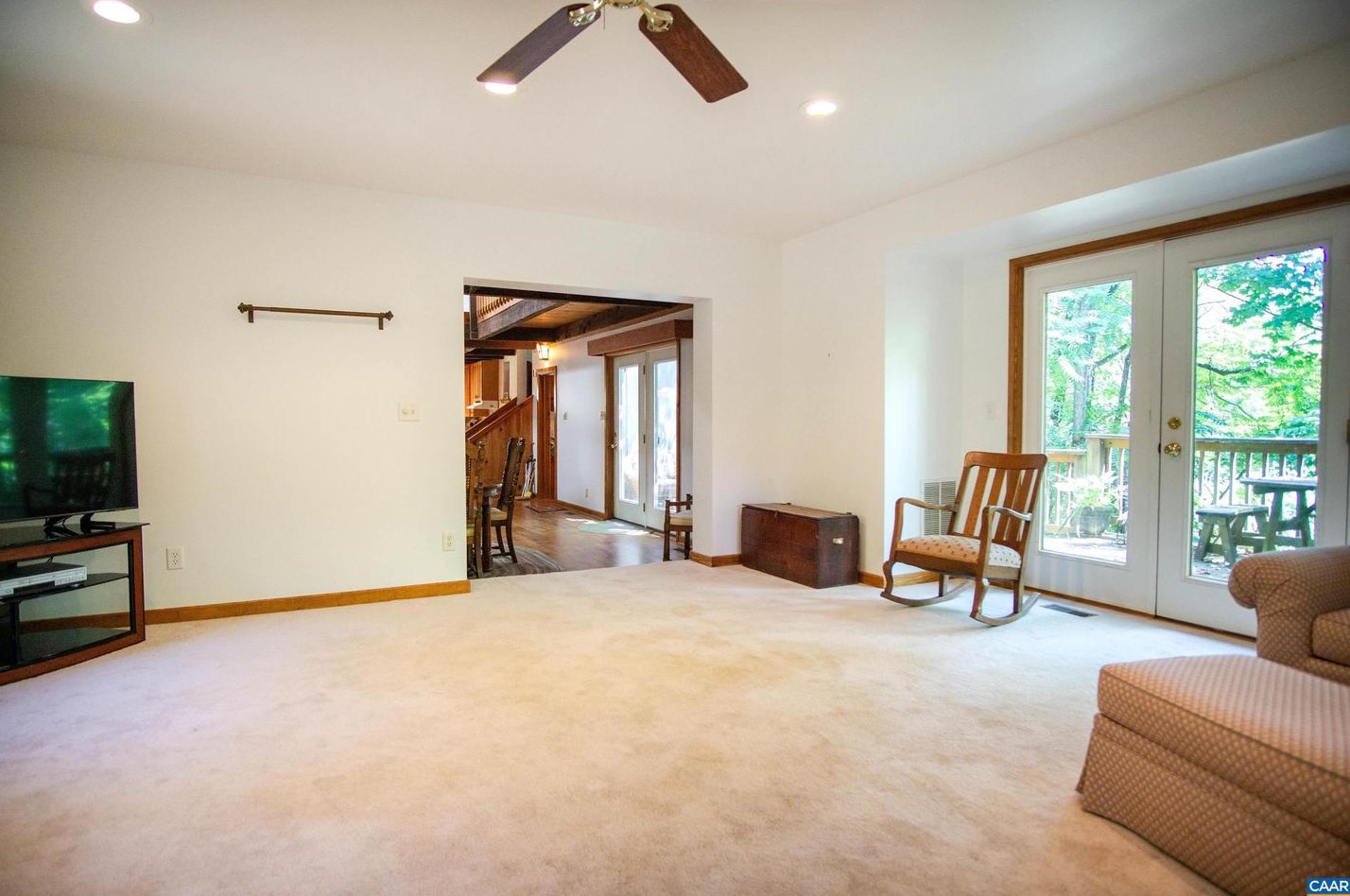 219 Logtrac Rd, Stanardsville VA  22973-3703 exterior