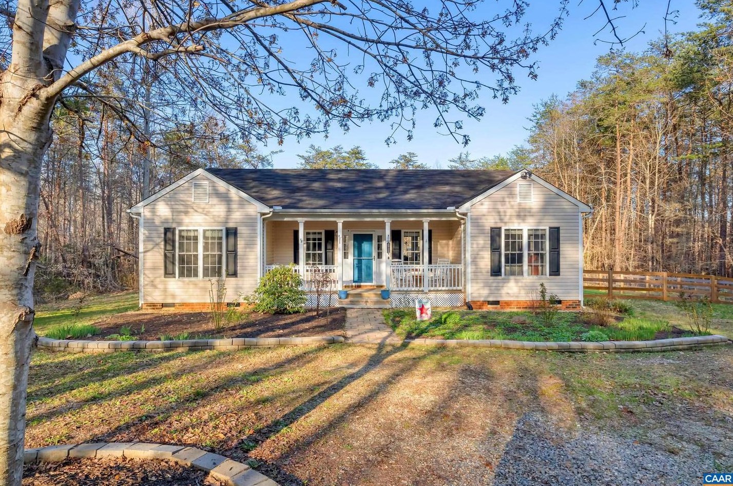 292 Willow Farm Ln, Bumpass, VA 23024