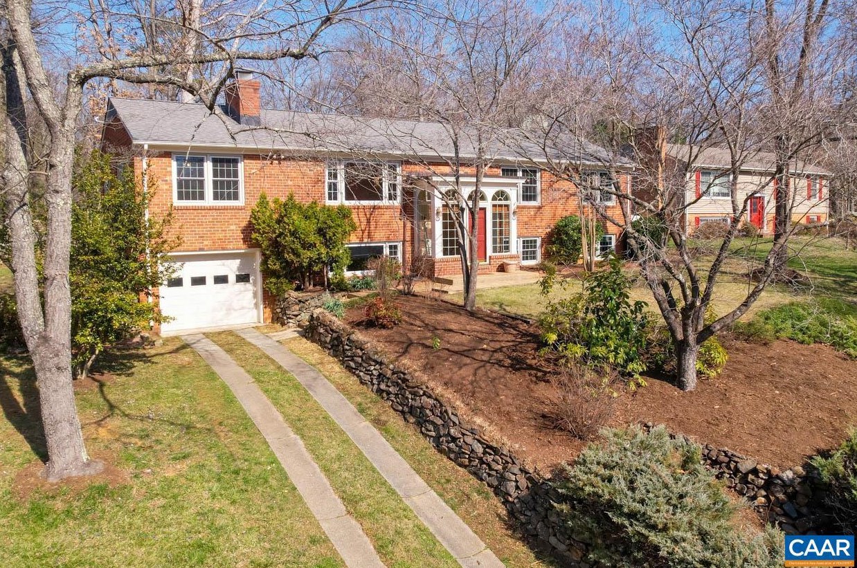 2323 Glenn Ct, Charlottesville, VA 22901-2912