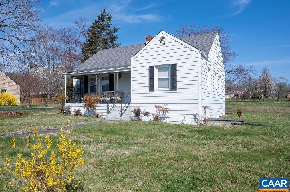 5740 Myrtle St, Crozet, VA 22932