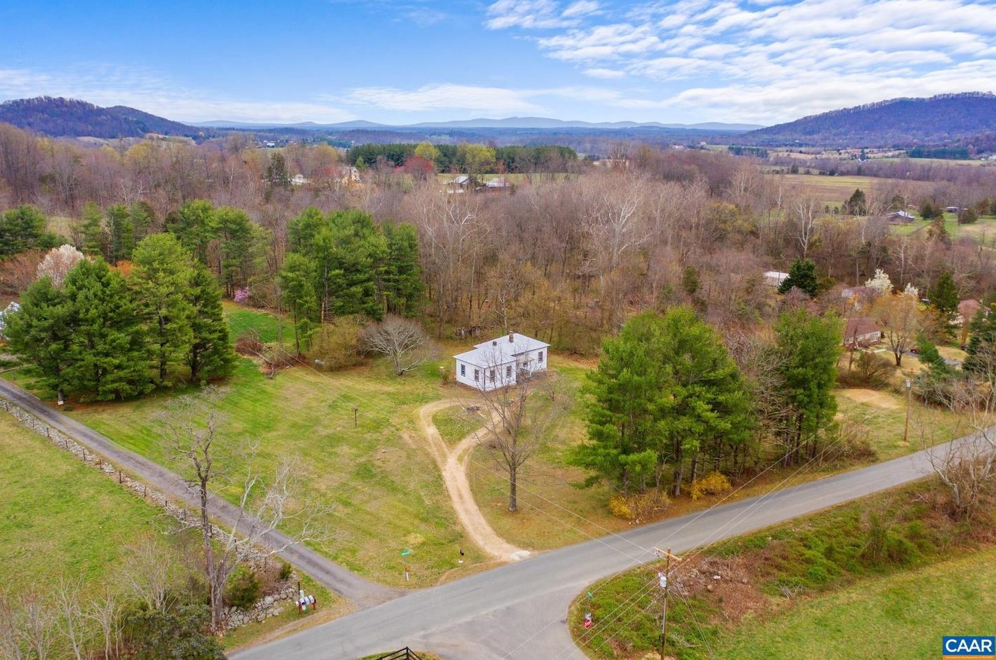 1111 River Rd, Stanardsville, VA 22973-2209