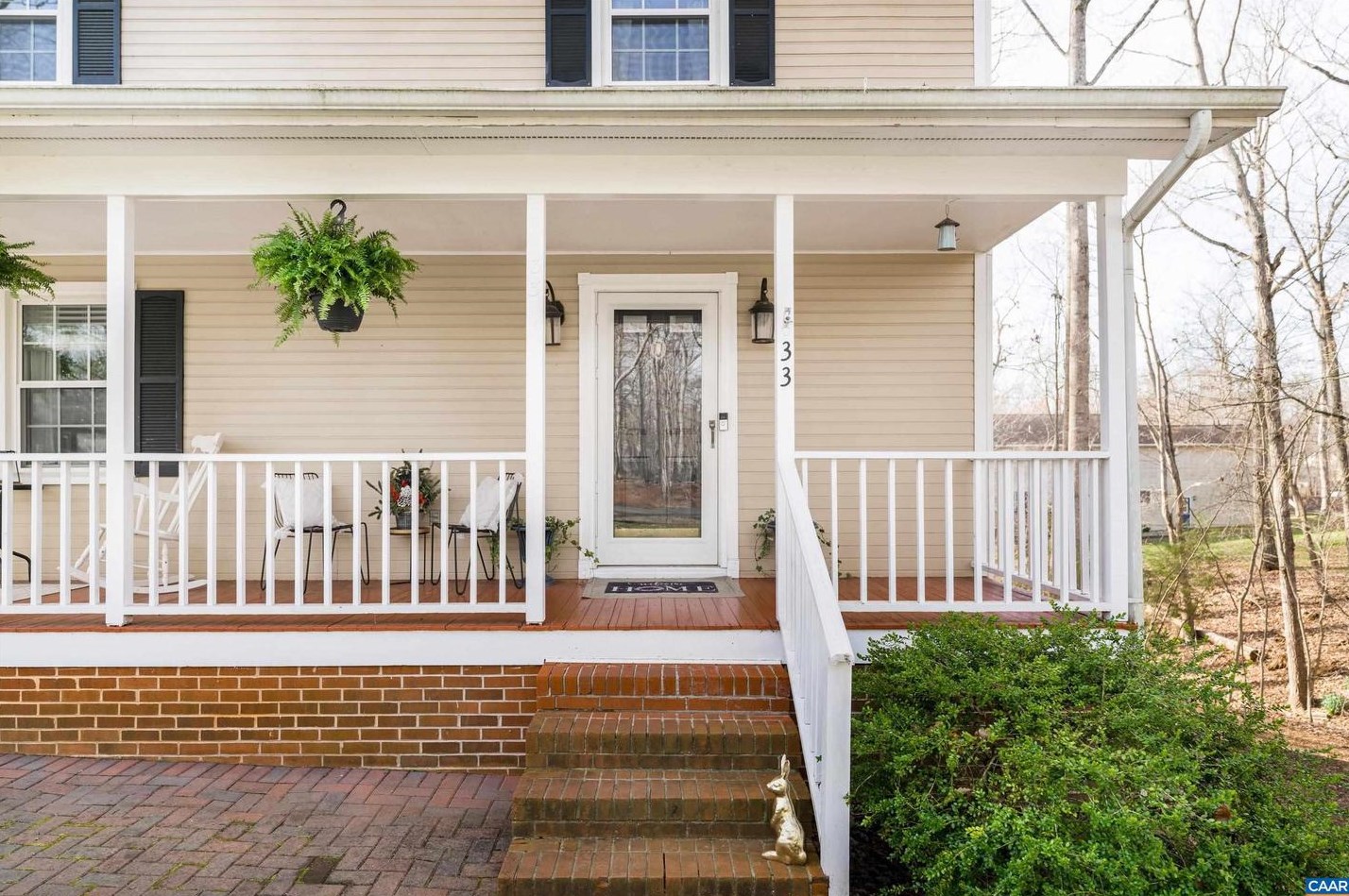 33 Woodlawn Dr, Bybee VA  22963-2728 exterior