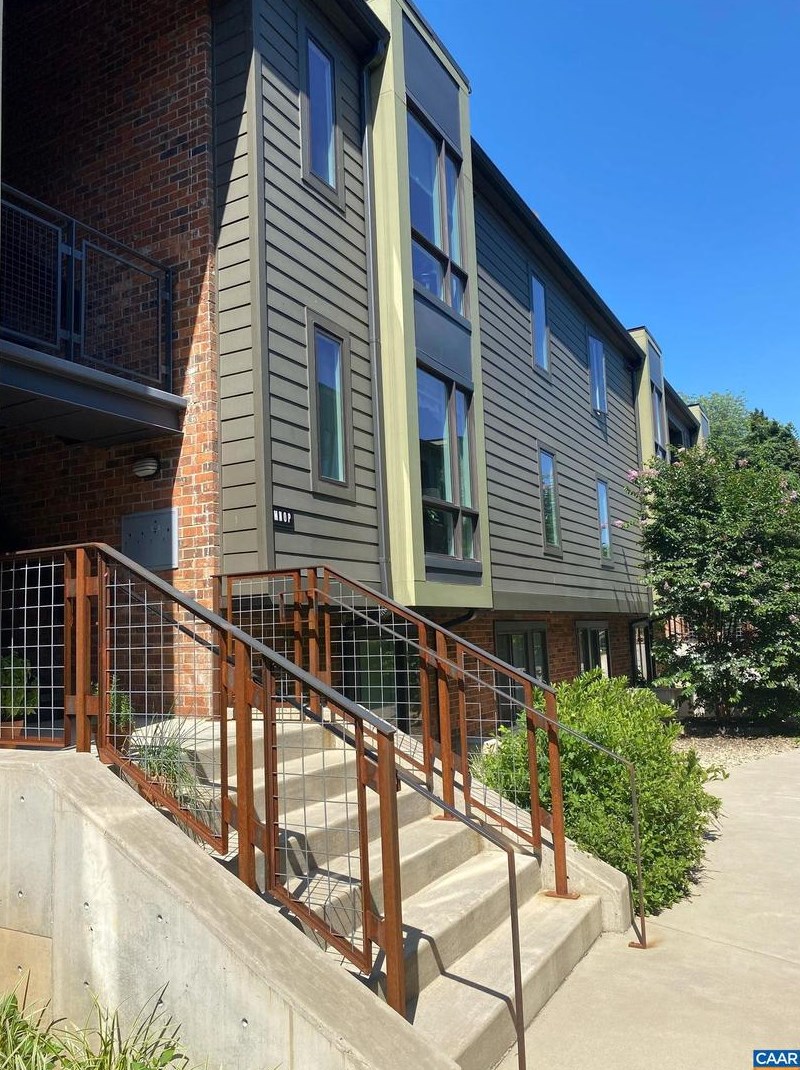 630 Park Ln #p, Charlottesville, VA 22902