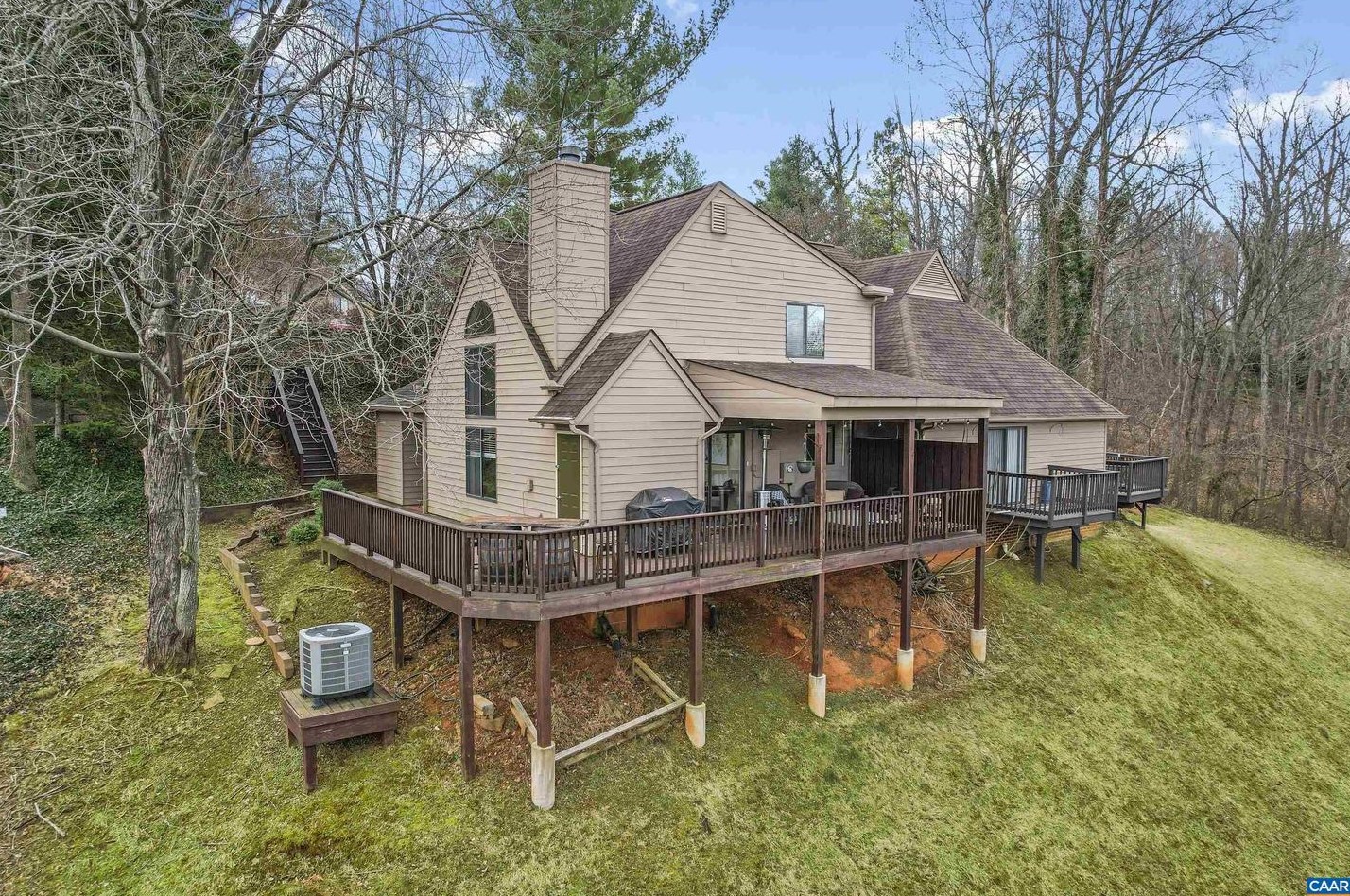 1692 Royal Oak Ct, Charlottesville, VA 22902