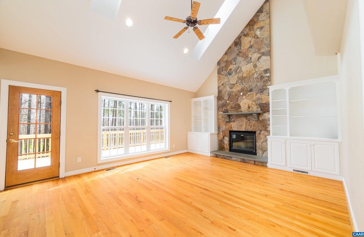 77 Whispering Pines Ln, Bybee, VA 22963