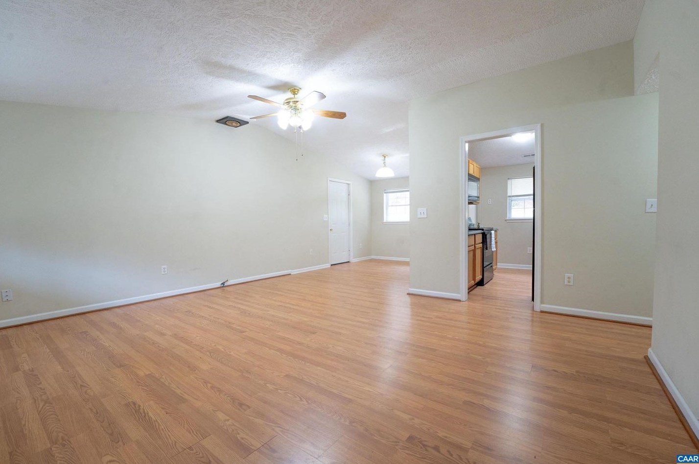 771 Jefferson Dr, Bybee, VA 22963