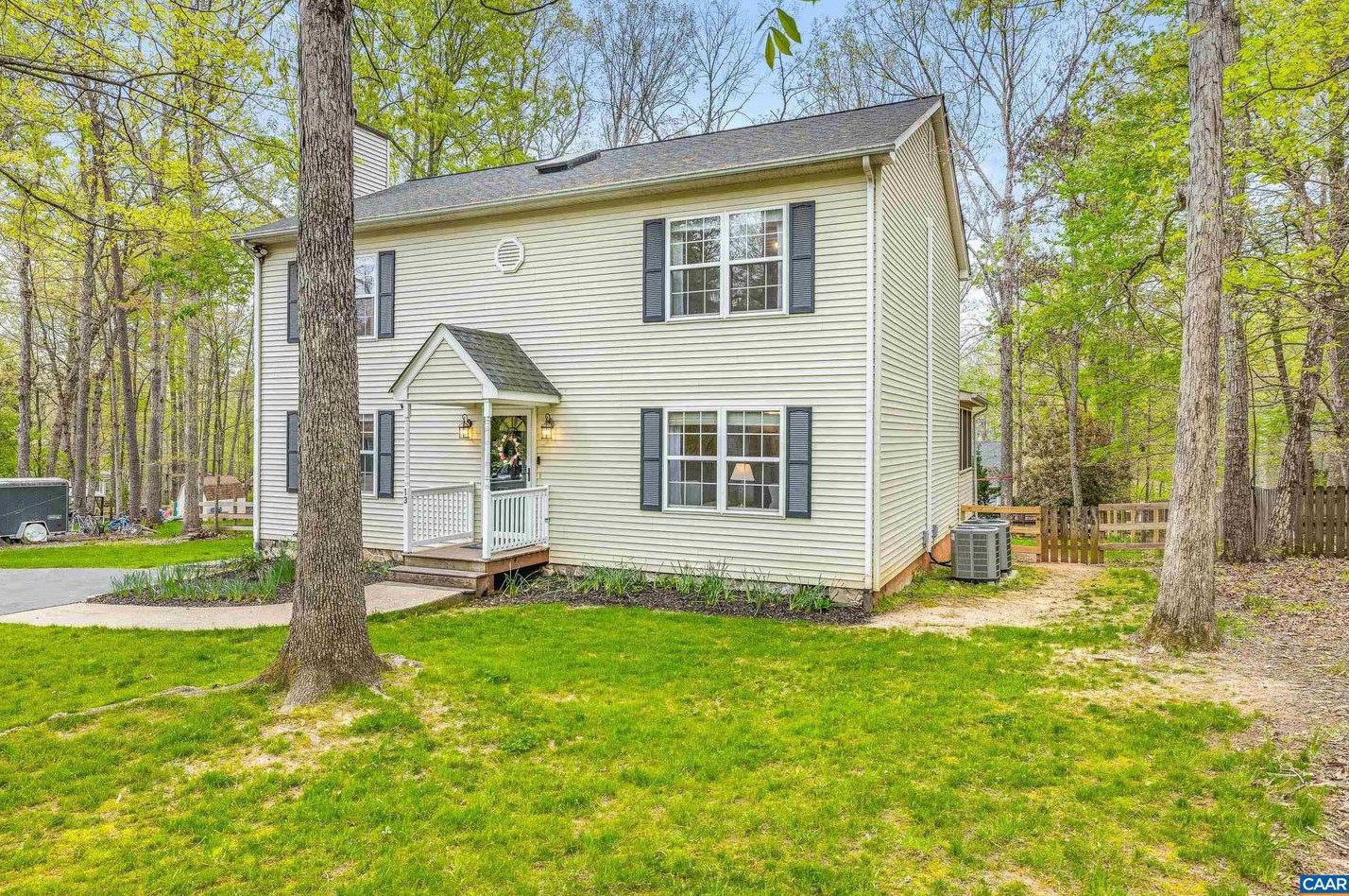 13 Xebec Rd, Bybee, VA 22963-2741