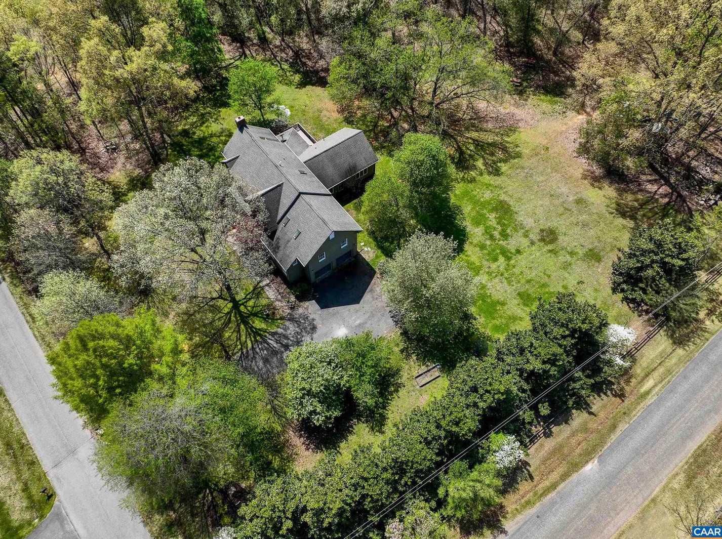 5210 Tanager Woods Dr, Earlysville, VA 22936