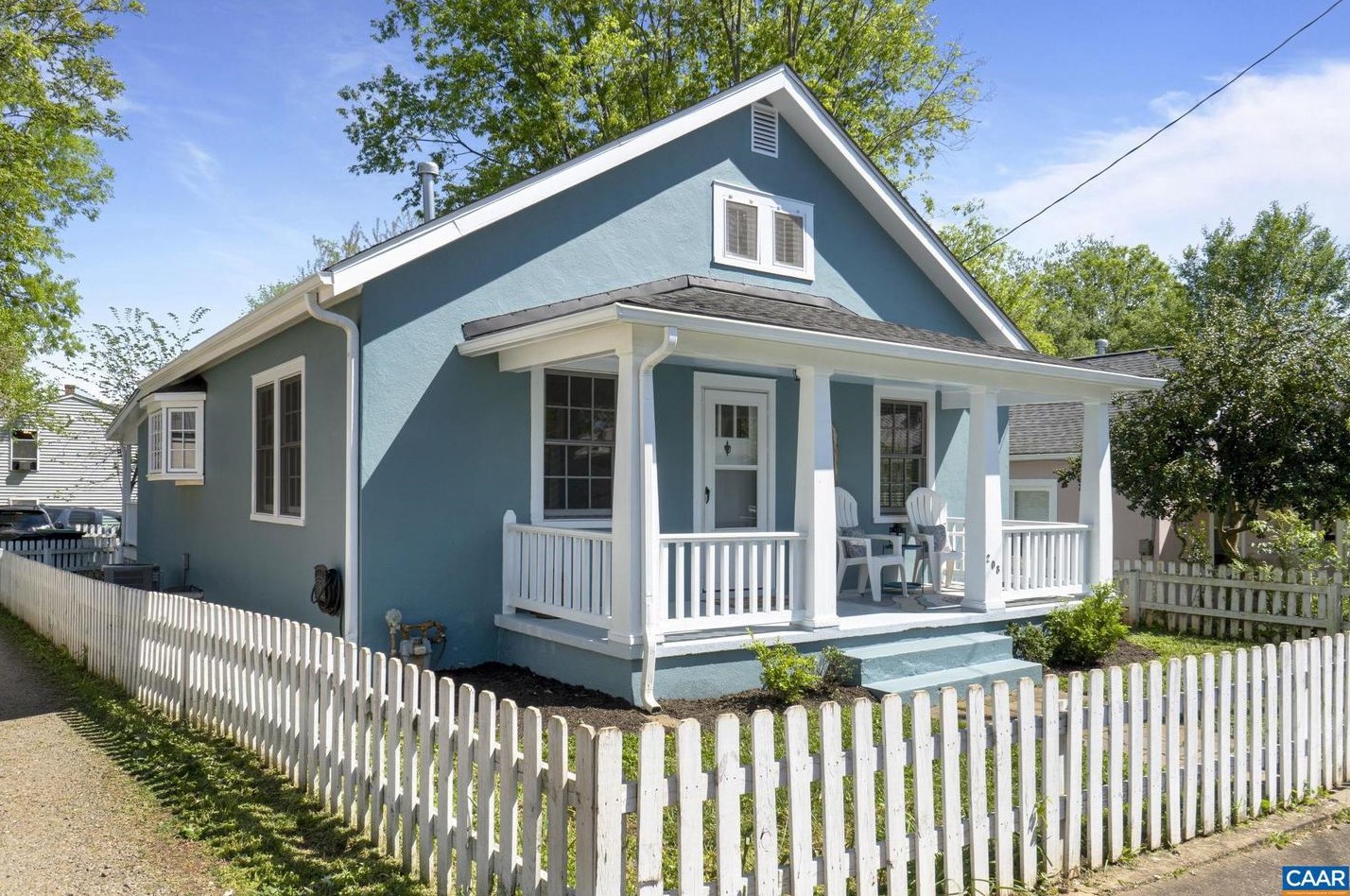 208 Little Graves St, Charlottesville, VA 22902-5731
